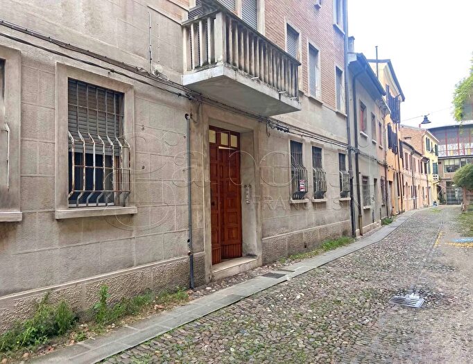 Appartamento in vendita in Via Centoversuri, Ferrara