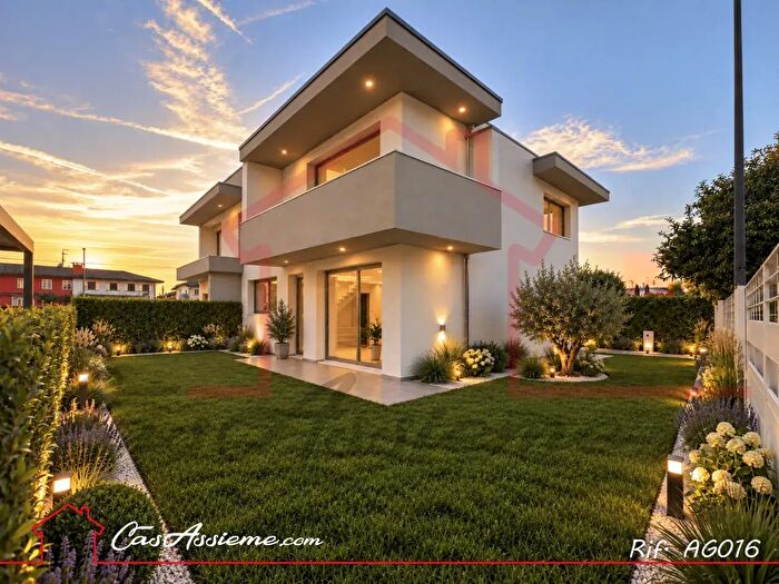 Casa con 5 locali in vendita in Via dei Tigli, Loreggia
