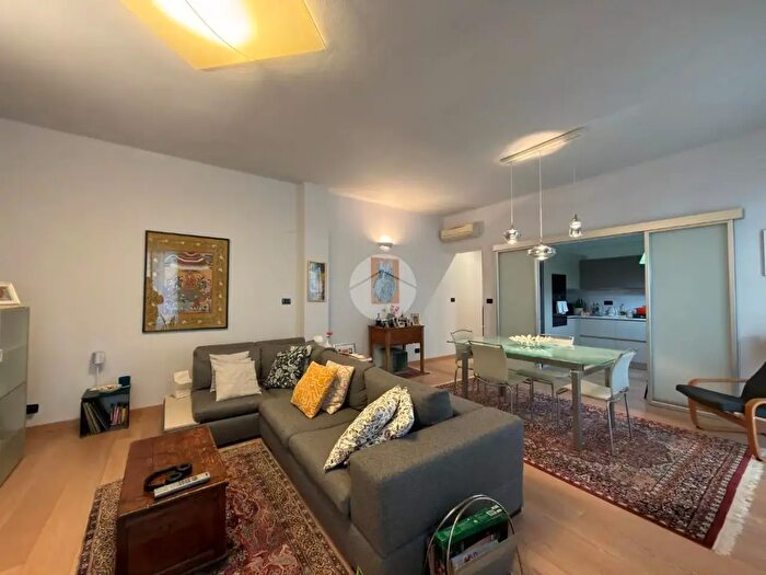 Appartamento con 5 locali in vendita in Via a Guglielmotti, Genova