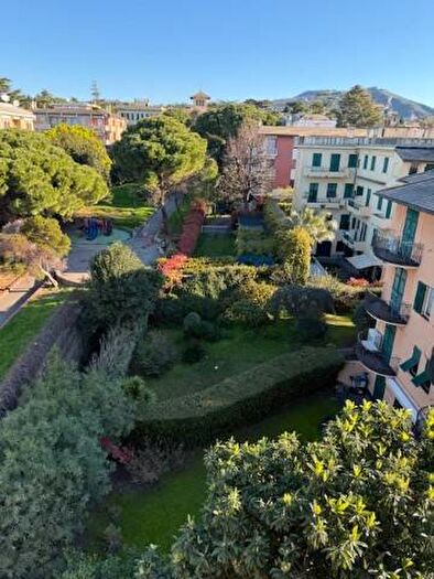 Appartamento quadrilocale in affitto in Via Flora, Albaro, Genova