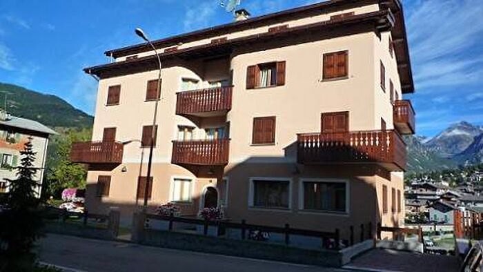 Appartamento trilocale in affitto in Via Coltura, Centro, Bormio