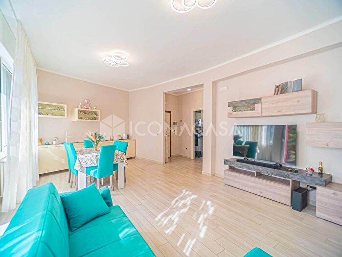 Appartamento con 5 locali in vendita in Via Magna Grecia g, Bari