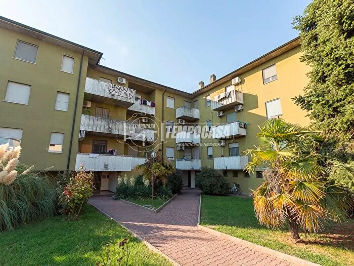 Appartamento trilocale in vendita in Viale Europa, Orzinuovi