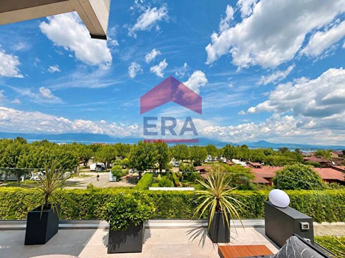 Casa trilocale in affitto in Via Petrarca, Centro, Peschiera del Garda