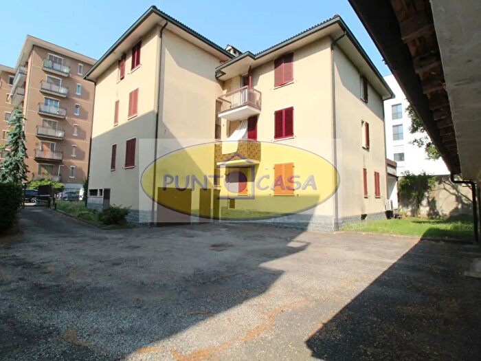 Case in Vendita e in Affitto - 3