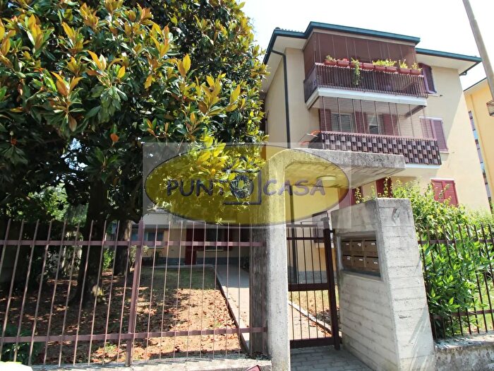 Appartamento trilocale in vendita in Via Galileo Galilei, Lodi