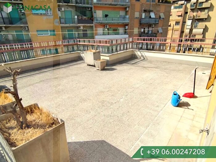 Appartamento trilocale in vendita in Via dei Gelsi, Roma