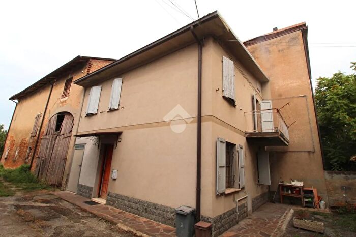 Casa quadrilocale in vendita in Via Zurco, Cadelbosco Di Sopra