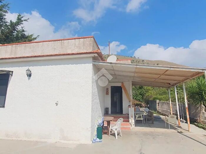 Casa quadrilocale in vendita in Via Ss, Monreale