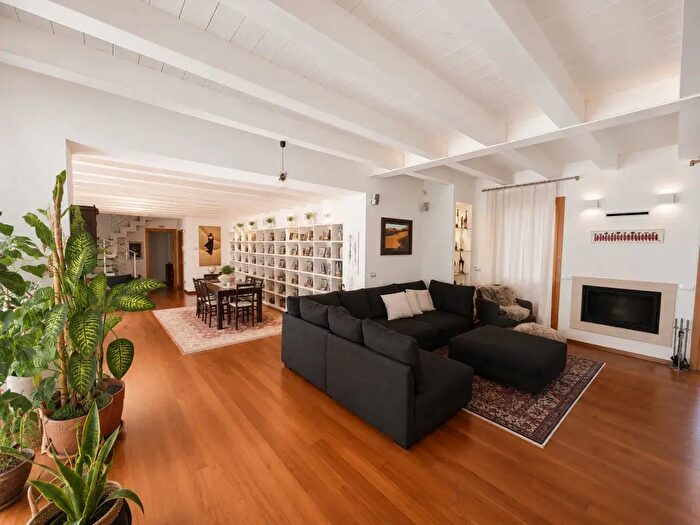 Casa con 5 locali in vendita in Via Ferdinando Palasciano, Treviso