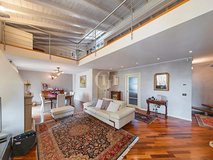 Casa con 5 locali in vendita in Lonato