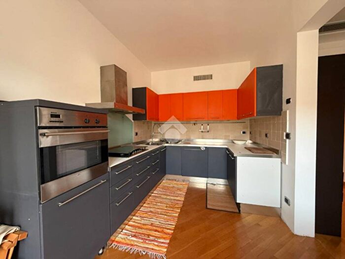 Appartamento trilocale in affitto in Viale abruzzi, Città Studi, Milano