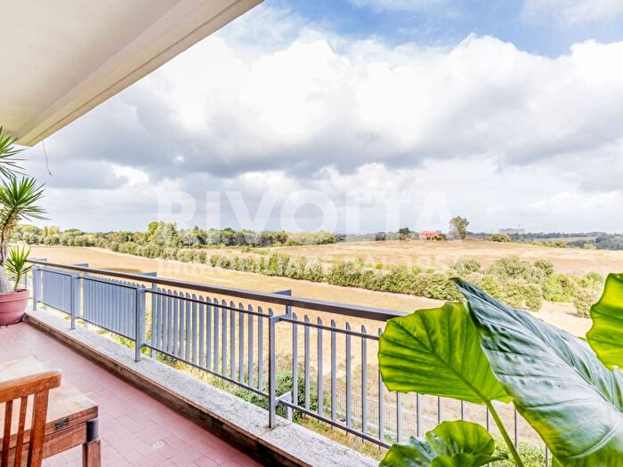 Appartamento con 6 locali in vendita in Via Bruno Bruni, Tomba di Nerone, Roma