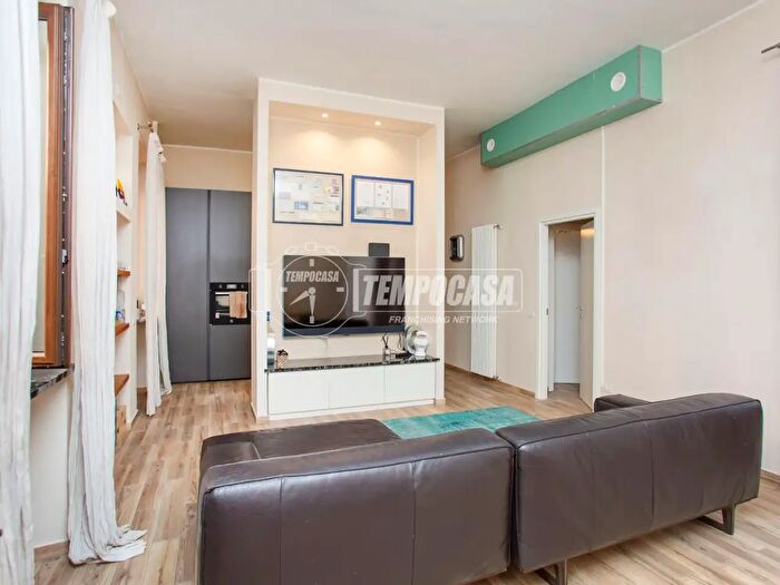 Appartamento trilocale in vendita in Via Giordano Bruno, Milano
