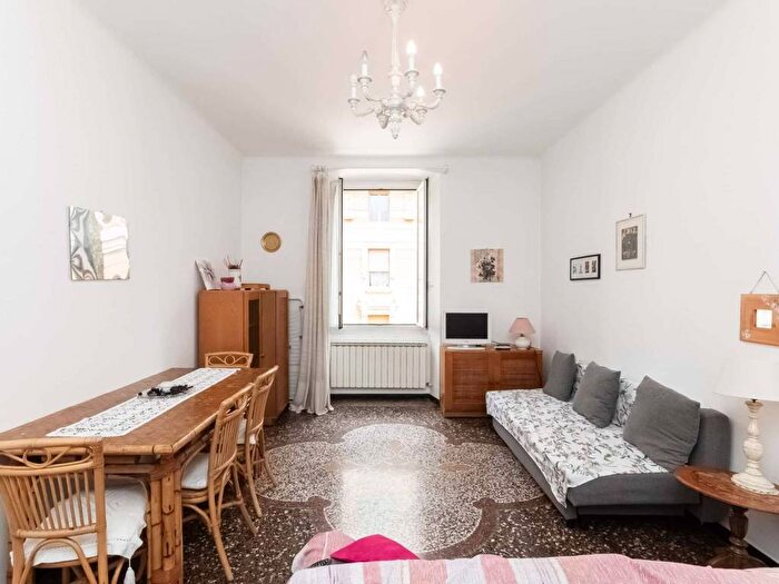 Appartamento trilocale in affitto in Via Pisacane, Foce, Genova