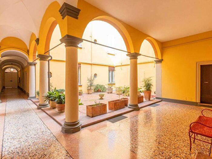 Appartamento trilocale in affitto in Via Nosadella, Saragozza dentro le Mura, Bologna