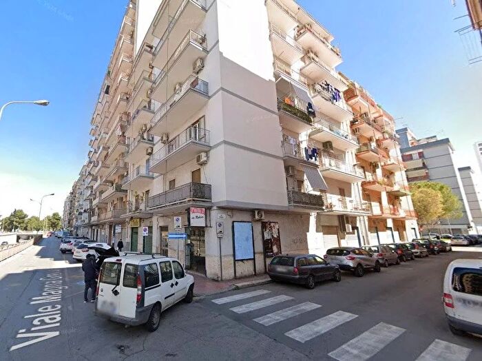 Appartamento trilocale in vendita in Viale Magna Grecia Solito Corvisea Taranto Taranto, Taranto