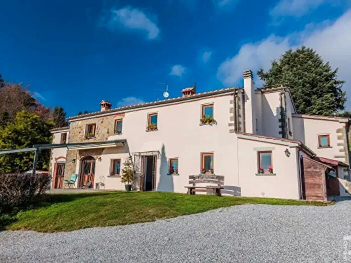 Casa con 6 locali in vendita in Via Campore, Marliana