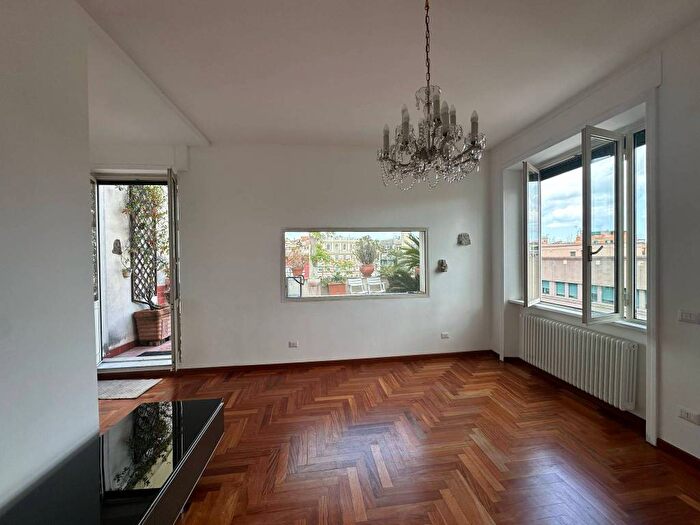 Casa trilocale in affitto in Via Gualtiero Castellini, Parioli, Roma