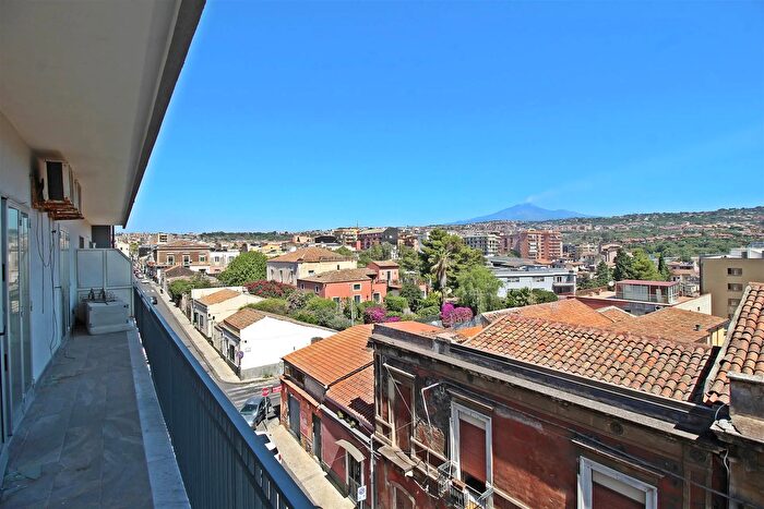 Appartamento con 5 locali in vendita in Catania, Catania