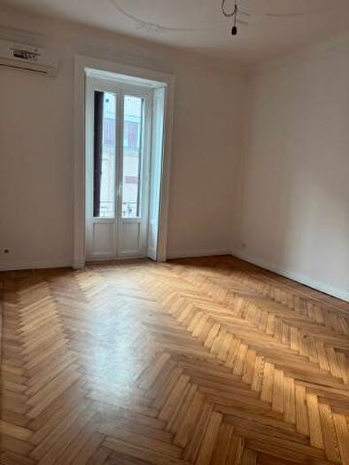 Appartamento quadrilocale in affitto in Via Spartaco, Montenero, Milano