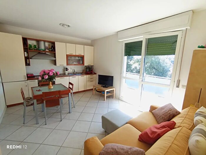 Appartamento trilocale in vendita in Via Prato, Pietrasanta