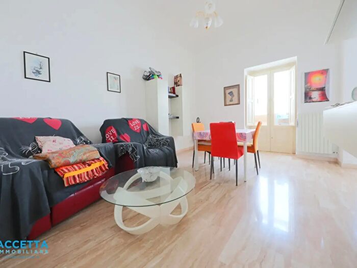 Appartamento trilocale in vendita in Via Duca degli Abruzzi, Taranto