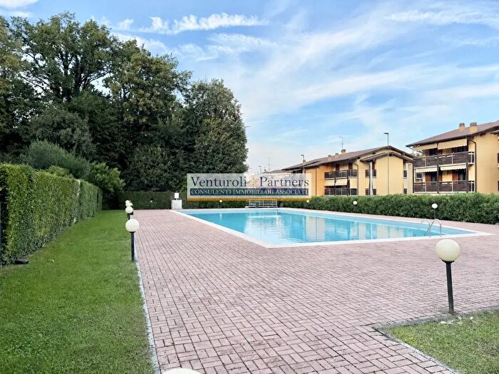 Appartamento trilocale in vendita in Via Alessandria d'Egitto, Desenzano Del Garda