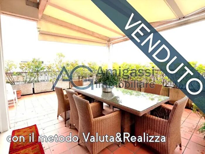 Appartamento con 6 locali in vendita in Via Italia, Seriate