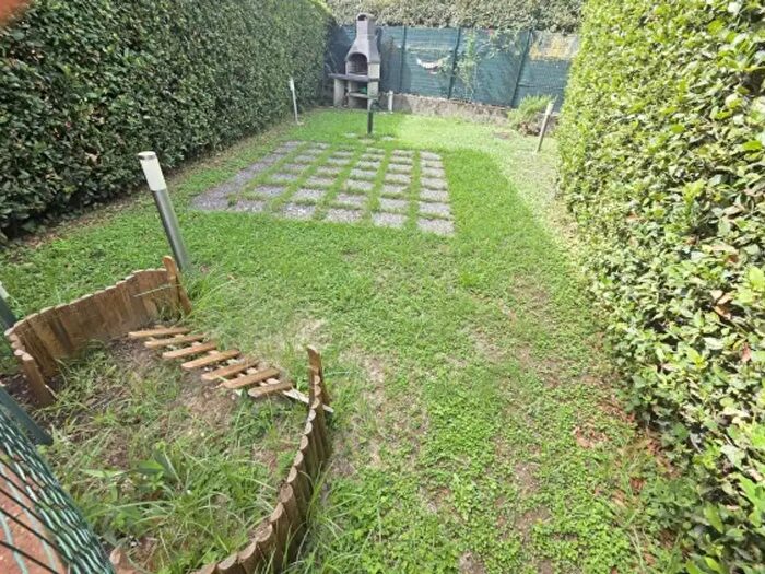 Appartamento trilocale in vendita in Via dei Bassi, Signa