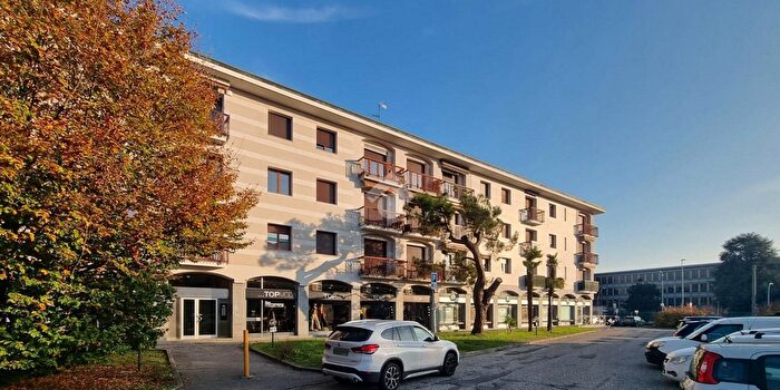 Appartamento quadrilocale in vendita in Via Lecco, Agrate Brianza