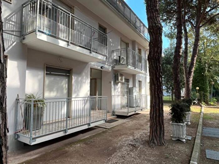 Appartamento trilocale in vendita in Via dei Tigli, Rosolina