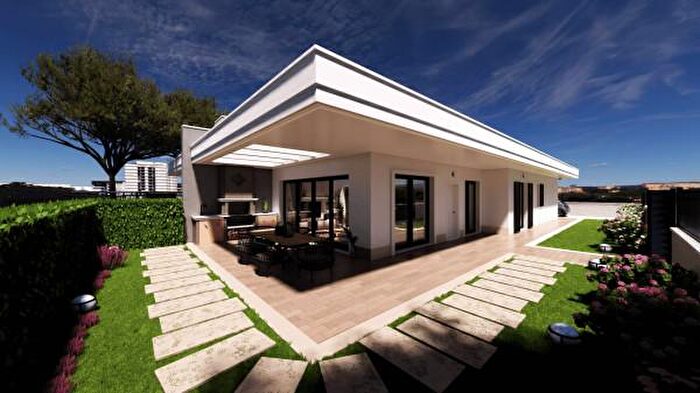 Casa quadrilocale in vendita in Via Bronte, Roma