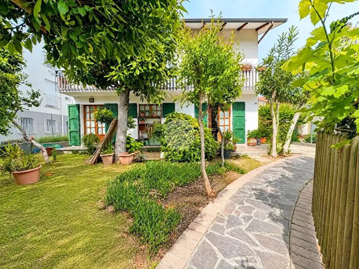 Casa con 8 locali in vendita in Via Morigi, San Mauro Pascoli