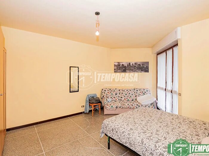 Appartamento trilocale in vendita in Via Cupello, San Donato Milanese
