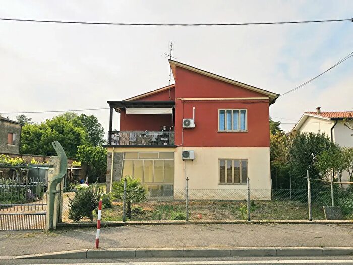 Casa quadrilocale in vendita in Via Pra, Este