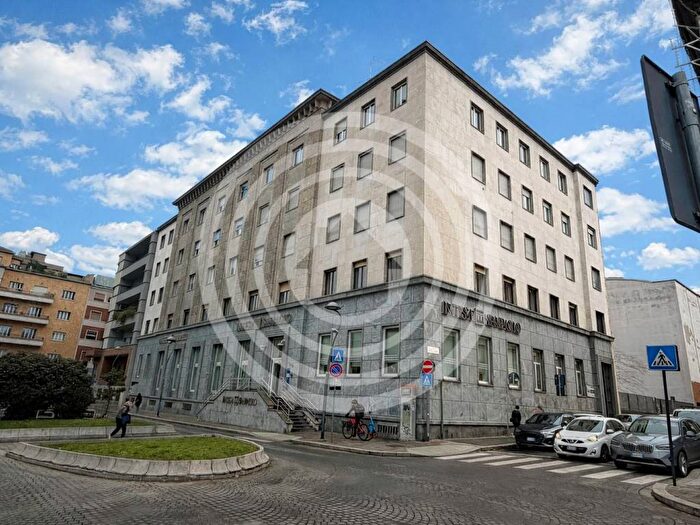 Appartamento bilocale in affitto in Via Antonio Locatelli, Centro Storico, Monza