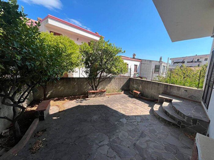 Casa con 6 locali in affitto in Via Crotone Traversa, Catanzaro Lido, Catanzaro