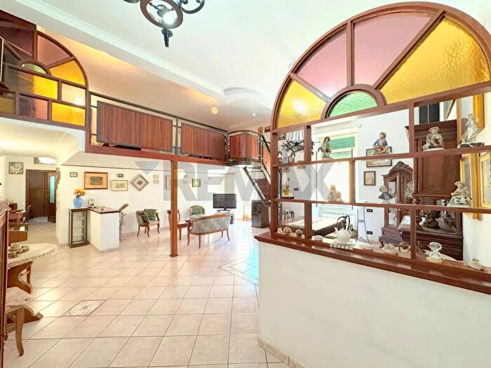 Appartamento quadrilocale in vendita in Via Tasso, Napoli