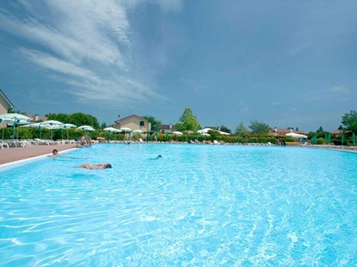 Casa trilocale in affitto in Viale delle Americhe, Punta Marina, Ravenna