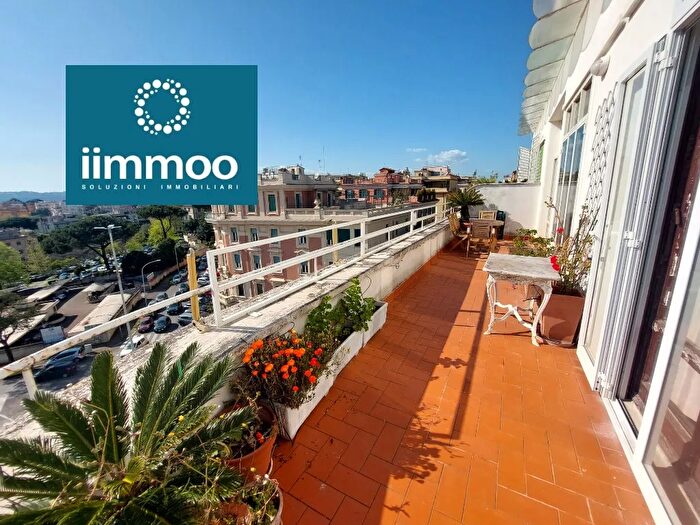 Appartamento con 5 locali in vendita in Piazza Digione, Roma