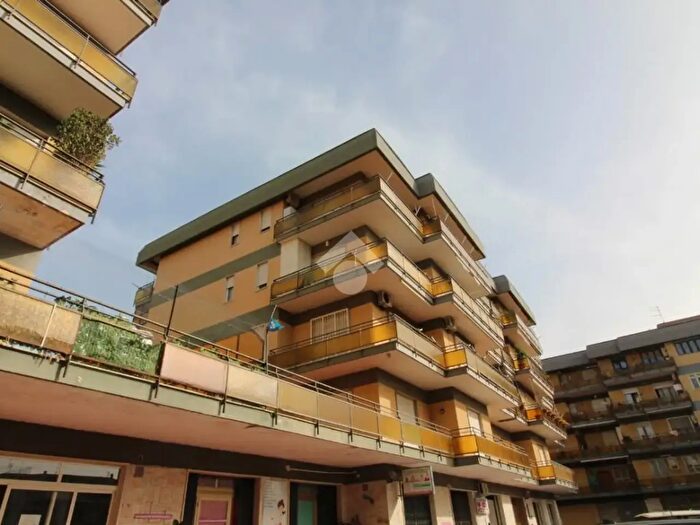 Appartamento con 5 locali in vendita in Via Gaetano Salvemini, Caserta