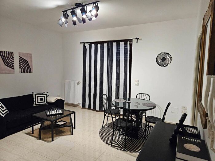 Appartamento bilocale in affitto in Via Vittorio Malcangi, Trani