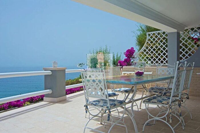 Casa quadrilocale in affitto in Via Provinciale SantAngelo, Serrara Fontana