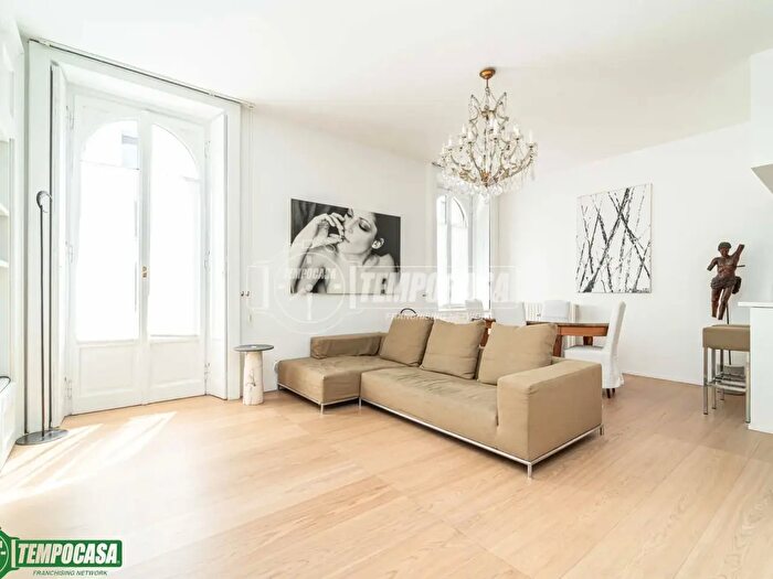 Appartamento trilocale in vendita in Via Plinio, Milano