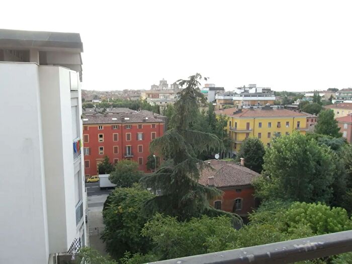 Appartamento con 7 locali in vendita in Modena