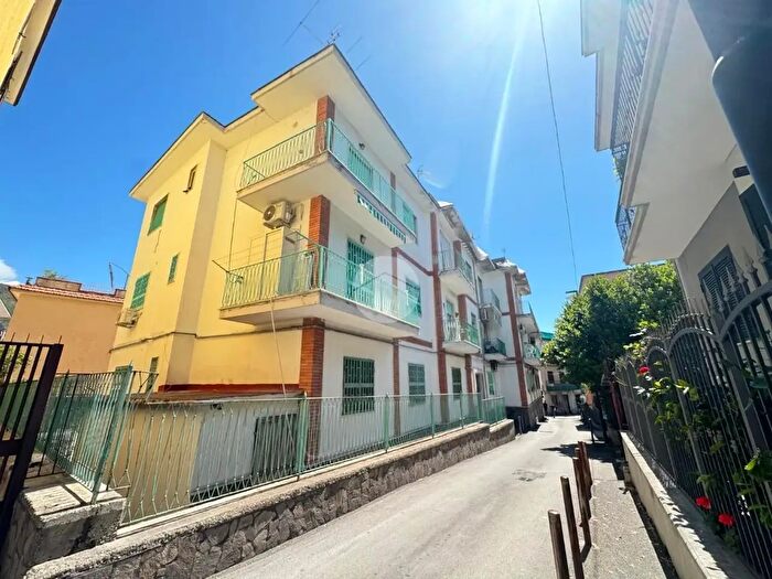 Appartamento con 5 locali in vendita in Seconda Traversa Miliscola, Pozzuoli