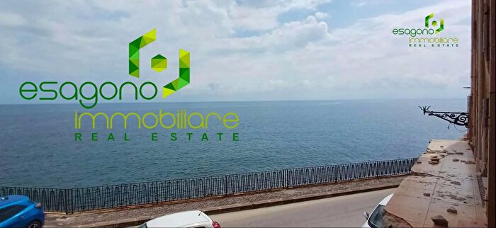 Appartamento trilocale in vendita in Siracusa