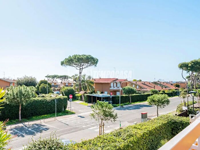 Appartamento trilocale in vendita in Via Saturno C, Ladispoli