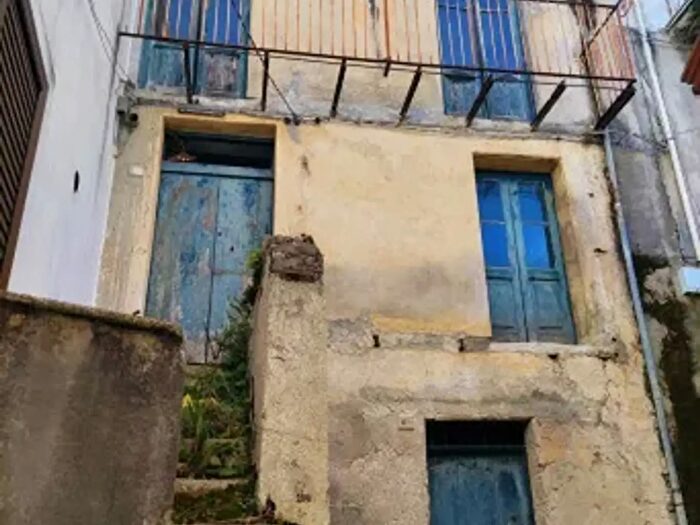 Casa trilocale in vendita in Vico I San Venere, Lauria